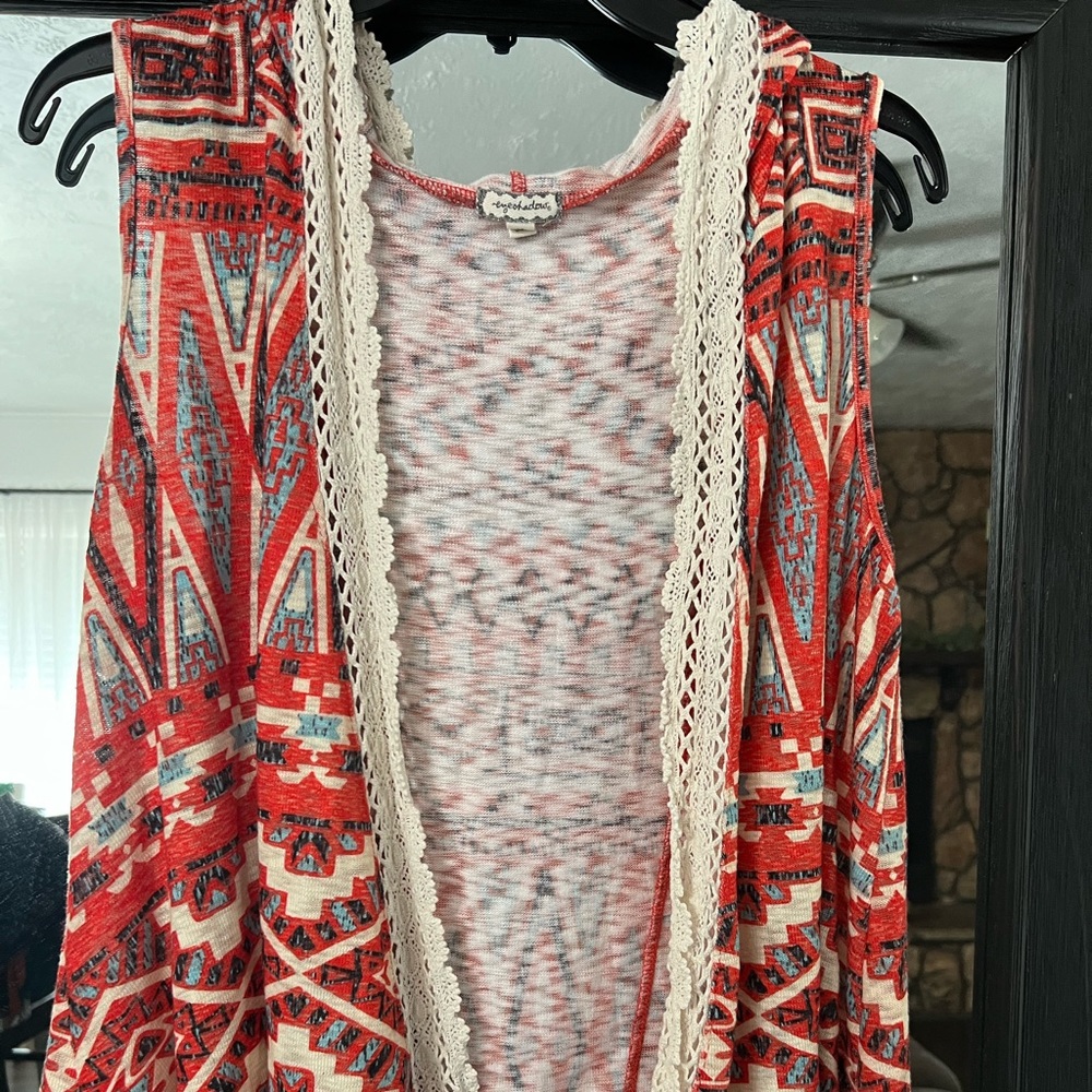 Eyeshadow vest size medium